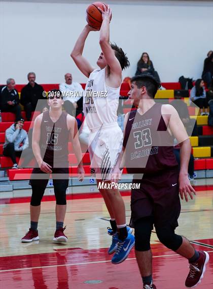Thumbnail 3 in St. Francis vs Valley Academy photogallery.