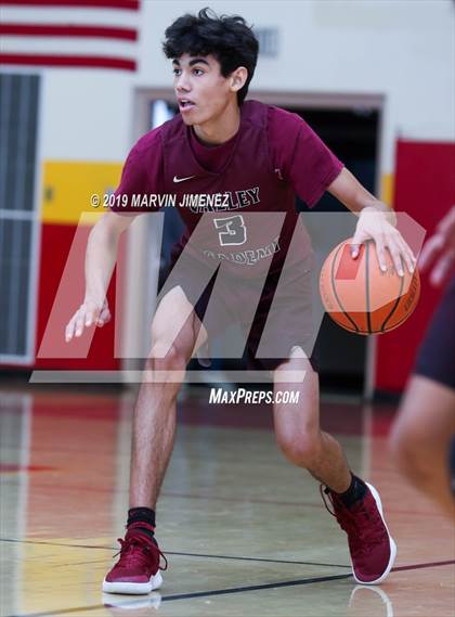 Thumbnail 1 in St. Francis vs Valley Academy photogallery.