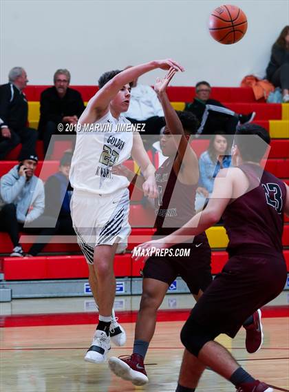Thumbnail 2 in St. Francis vs Valley Academy photogallery.