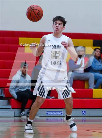 Thumbnail 2 in St. Francis vs Valley Academy photogallery.
