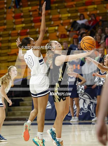 Thumbnail 2 in Ridgeline vs. Desert Hills (UHSAA 4A Quarterfinal) photogallery.
