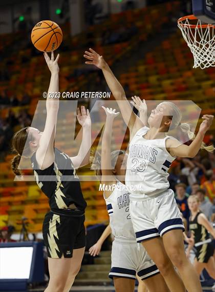 Thumbnail 3 in Ridgeline vs. Desert Hills (UHSAA 4A Quarterfinal) photogallery.