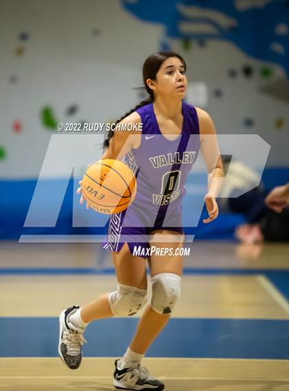 Thumbnail 2 in Mater Dei Catholic vs. Valley Vista (Sweet Sixteen Inviational Tournament) photogallery.