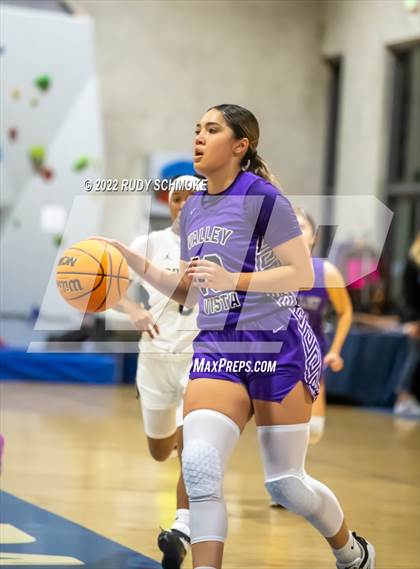 Thumbnail 3 in Mater Dei Catholic vs. Valley Vista (Sweet Sixteen Inviational Tournament) photogallery.