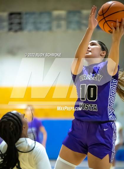 Thumbnail 3 in Mater Dei Catholic vs. Valley Vista (Sweet Sixteen Inviational Tournament) photogallery.
