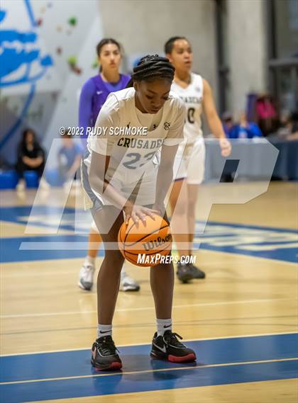 Thumbnail 3 in Mater Dei Catholic vs. Valley Vista (Sweet Sixteen Inviational Tournament) photogallery.