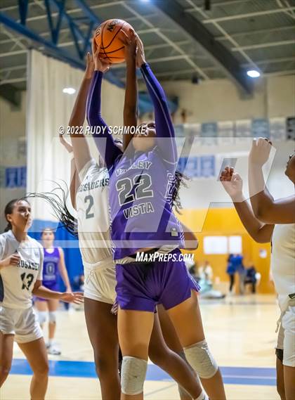 Thumbnail 2 in Mater Dei Catholic vs. Valley Vista (Sweet Sixteen Inviational Tournament) photogallery.