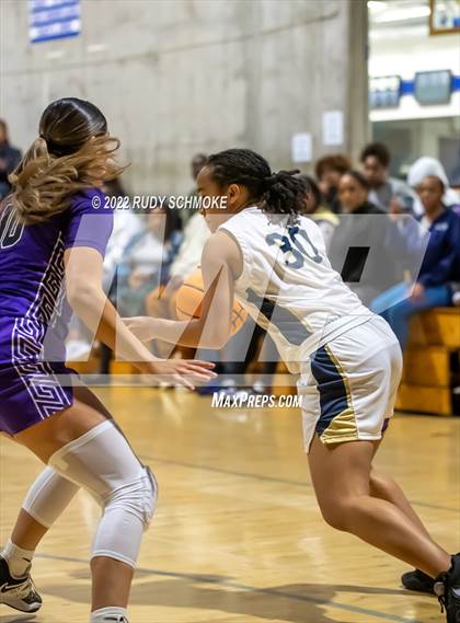 Thumbnail 3 in Mater Dei Catholic vs. Valley Vista (Sweet Sixteen Inviational Tournament) photogallery.