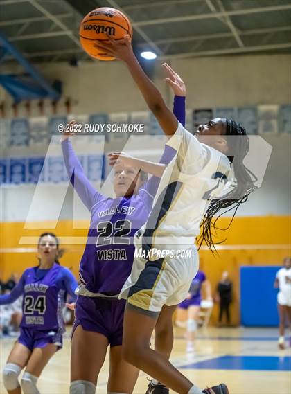 Thumbnail 2 in Mater Dei Catholic vs. Valley Vista (Sweet Sixteen Inviational Tournament) photogallery.