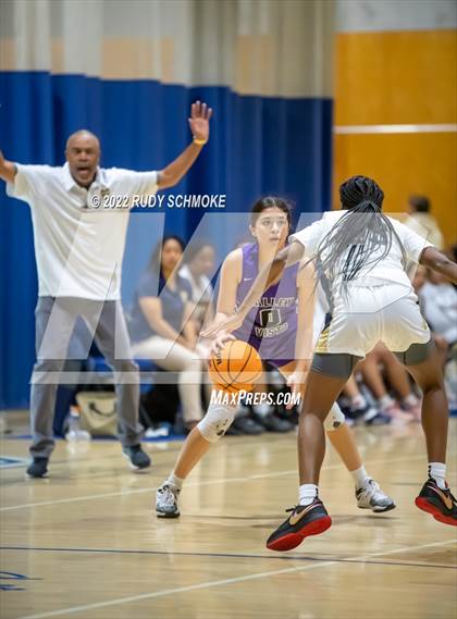 Thumbnail 3 in Mater Dei Catholic vs. Valley Vista (Sweet Sixteen Inviational Tournament) photogallery.