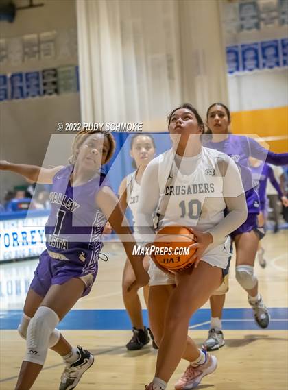 Thumbnail 2 in Mater Dei Catholic vs. Valley Vista (Sweet Sixteen Inviational Tournament) photogallery.