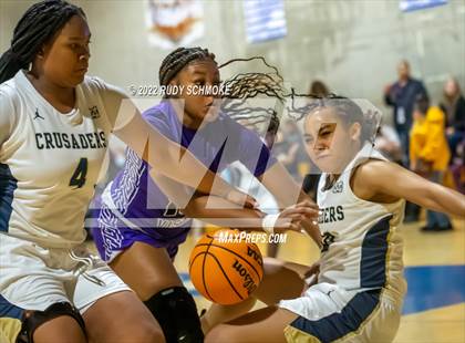 Thumbnail 3 in Mater Dei Catholic vs. Valley Vista (Sweet Sixteen Inviational Tournament) photogallery.
