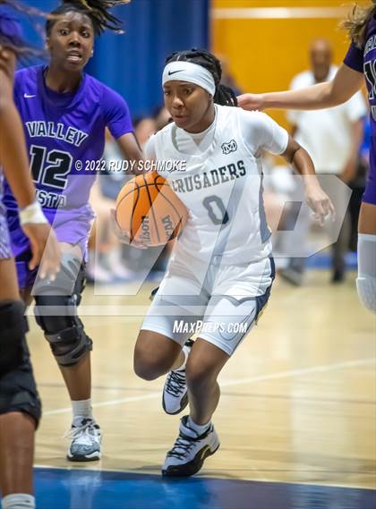 Thumbnail 1 in Mater Dei Catholic vs. Valley Vista (Sweet Sixteen Inviational Tournament) photogallery.