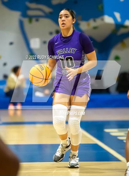 Thumbnail 1 in Mater Dei Catholic vs. Valley Vista (Sweet Sixteen Inviational Tournament) photogallery.