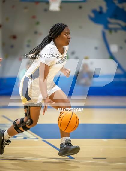 Thumbnail 2 in Mater Dei Catholic vs. Valley Vista (Sweet Sixteen Inviational Tournament) photogallery.