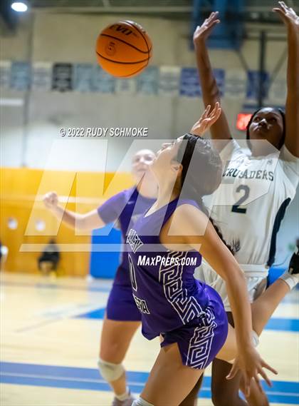 Thumbnail 3 in Mater Dei Catholic vs. Valley Vista (Sweet Sixteen Inviational Tournament) photogallery.