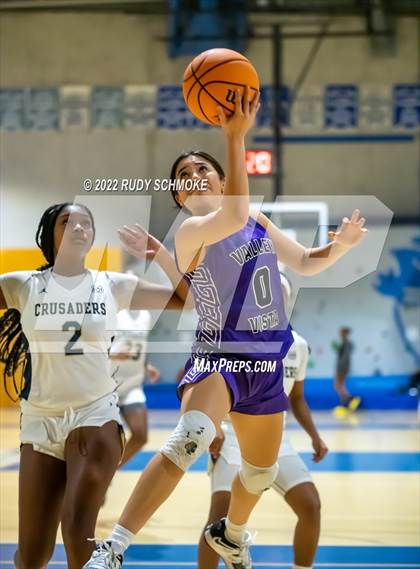 Thumbnail 2 in Mater Dei Catholic vs. Valley Vista (Sweet Sixteen Inviational Tournament) photogallery.