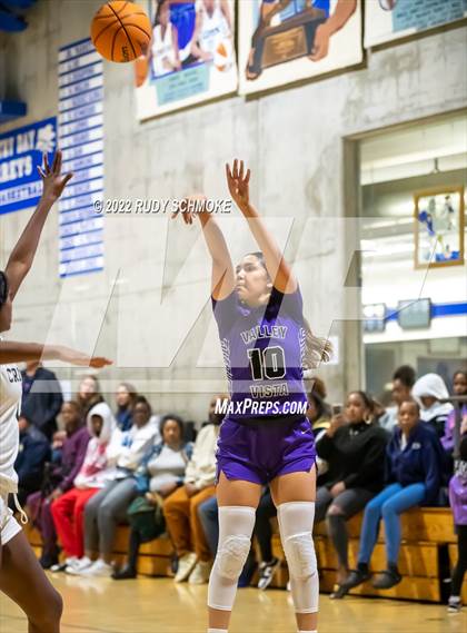 Thumbnail 3 in Mater Dei Catholic vs. Valley Vista (Sweet Sixteen Inviational Tournament) photogallery.