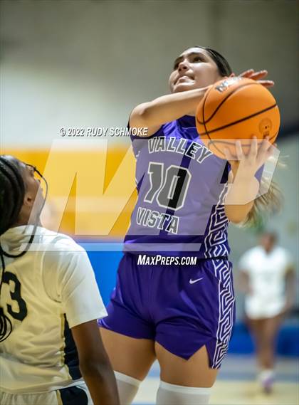 Thumbnail 2 in Mater Dei Catholic vs. Valley Vista (Sweet Sixteen Inviational Tournament) photogallery.