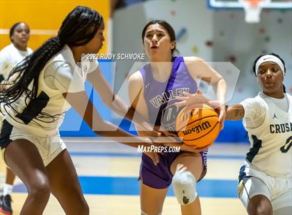 Thumbnail 2 in Mater Dei Catholic vs. Valley Vista (Sweet Sixteen Inviational Tournament) photogallery.