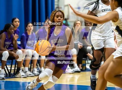 Thumbnail 2 in Mater Dei Catholic vs. Valley Vista (Sweet Sixteen Inviational Tournament) photogallery.