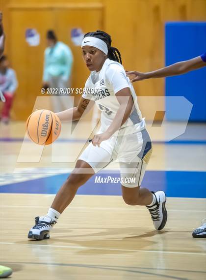 Thumbnail 1 in Mater Dei Catholic vs. Valley Vista (Sweet Sixteen Inviational Tournament) photogallery.