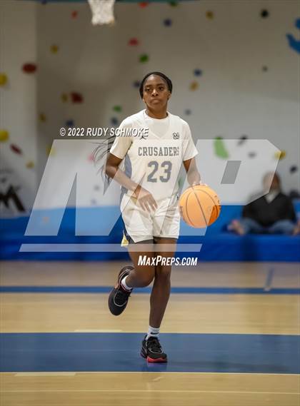 Thumbnail 2 in Mater Dei Catholic vs. Valley Vista (Sweet Sixteen Inviational Tournament) photogallery.