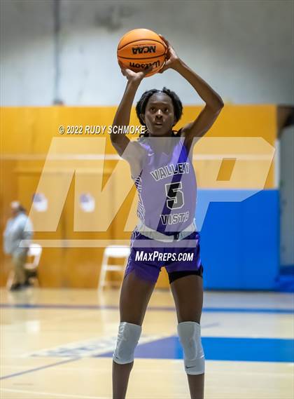 Thumbnail 1 in Mater Dei Catholic vs. Valley Vista (Sweet Sixteen Inviational Tournament) photogallery.