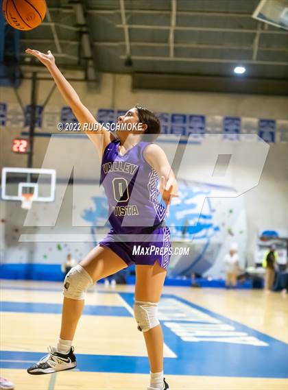 Thumbnail 2 in Mater Dei Catholic vs. Valley Vista (Sweet Sixteen Inviational Tournament) photogallery.