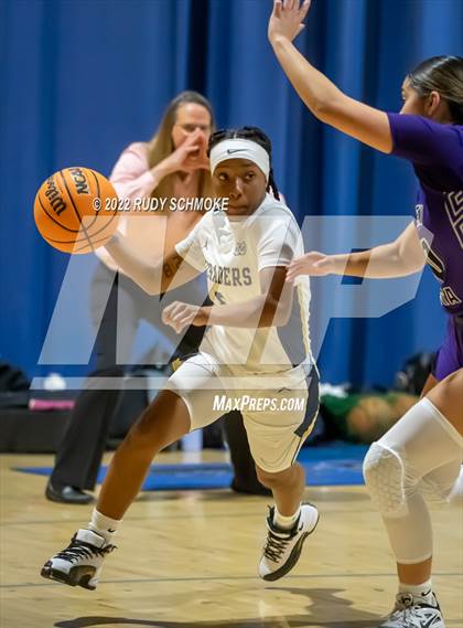 Thumbnail 3 in Mater Dei Catholic vs. Valley Vista (Sweet Sixteen Inviational Tournament) photogallery.