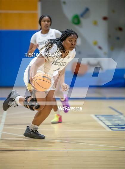 Thumbnail 1 in Mater Dei Catholic vs. Valley Vista (Sweet Sixteen Inviational Tournament) photogallery.
