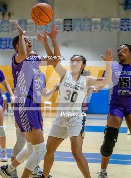 Thumbnail 1 in Mater Dei Catholic vs. Valley Vista (Sweet Sixteen Inviational Tournament) photogallery.