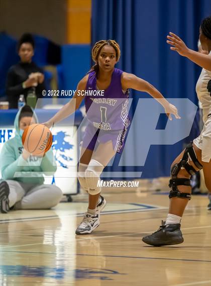 Thumbnail 3 in Mater Dei Catholic vs. Valley Vista (Sweet Sixteen Inviational Tournament) photogallery.