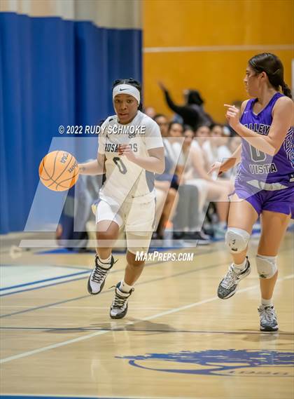 Thumbnail 1 in Mater Dei Catholic vs. Valley Vista (Sweet Sixteen Inviational Tournament) photogallery.