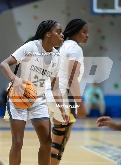 Thumbnail 2 in Mater Dei Catholic vs. Valley Vista (Sweet Sixteen Inviational Tournament) photogallery.