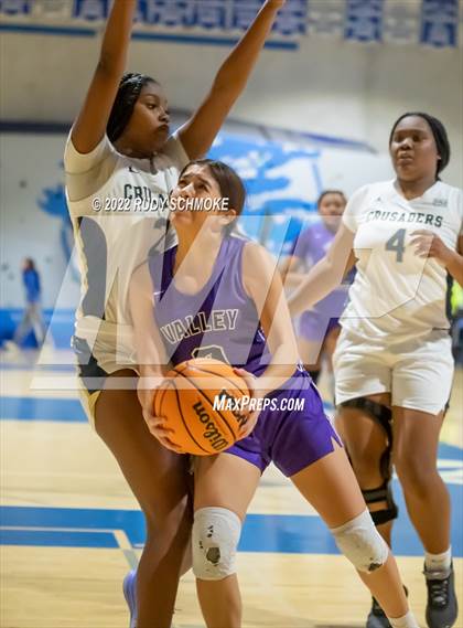 Thumbnail 3 in Mater Dei Catholic vs. Valley Vista (Sweet Sixteen Inviational Tournament) photogallery.