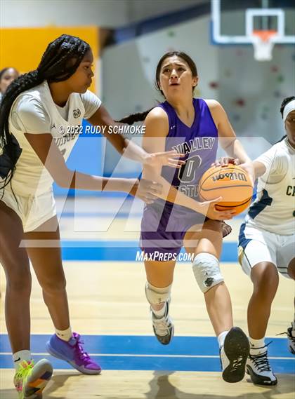 Thumbnail 3 in Mater Dei Catholic vs. Valley Vista (Sweet Sixteen Inviational Tournament) photogallery.