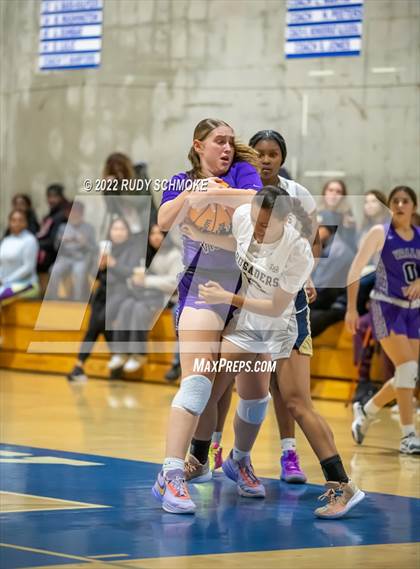 Thumbnail 1 in Mater Dei Catholic vs. Valley Vista (Sweet Sixteen Inviational Tournament) photogallery.