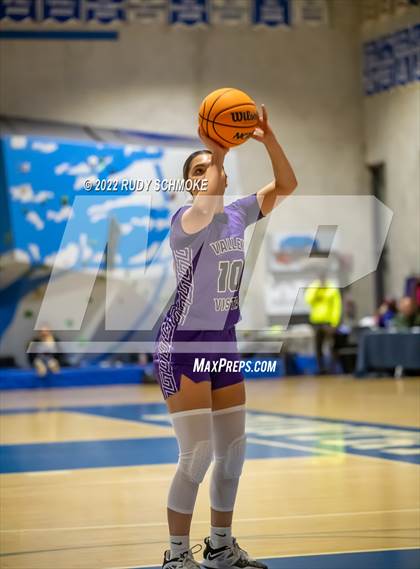 Thumbnail 3 in Mater Dei Catholic vs. Valley Vista (Sweet Sixteen Inviational Tournament) photogallery.