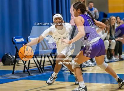 Thumbnail 3 in Mater Dei Catholic vs. Valley Vista (Sweet Sixteen Inviational Tournament) photogallery.