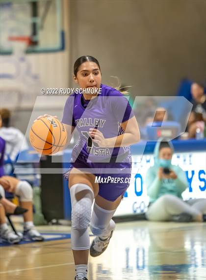 Thumbnail 2 in Mater Dei Catholic vs. Valley Vista (Sweet Sixteen Inviational Tournament) photogallery.