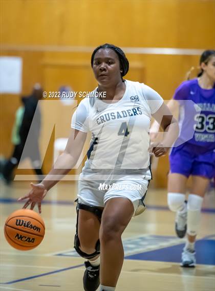 Thumbnail 3 in Mater Dei Catholic vs. Valley Vista (Sweet Sixteen Inviational Tournament) photogallery.
