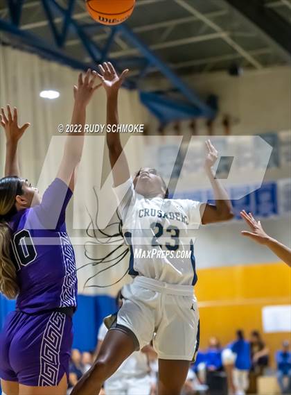 Thumbnail 3 in Mater Dei Catholic vs. Valley Vista (Sweet Sixteen Inviational Tournament) photogallery.