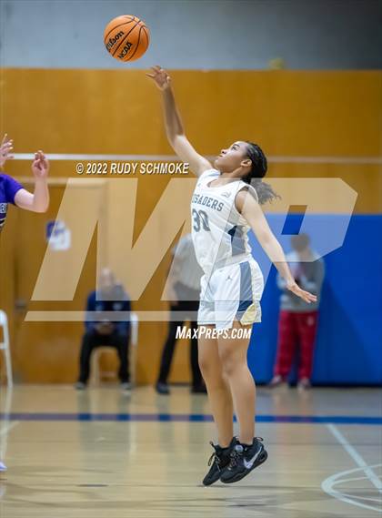Thumbnail 2 in Mater Dei Catholic vs. Valley Vista (Sweet Sixteen Inviational Tournament) photogallery.
