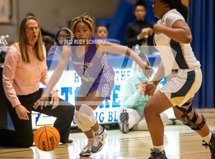 Thumbnail 1 in Mater Dei Catholic vs. Valley Vista (Sweet Sixteen Inviational Tournament) photogallery.