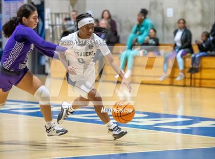 Thumbnail 1 in Mater Dei Catholic vs. Valley Vista (Sweet Sixteen Inviational Tournament) photogallery.