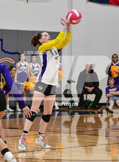 Thumbnail 1 in Granger vs. Mumford (UIL 2A Region 4 Bi-District Playoff) photogallery.