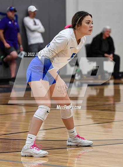 Thumbnail 1 in Granger vs. Mumford (UIL 2A Region 4 Bi-District Playoff) photogallery.