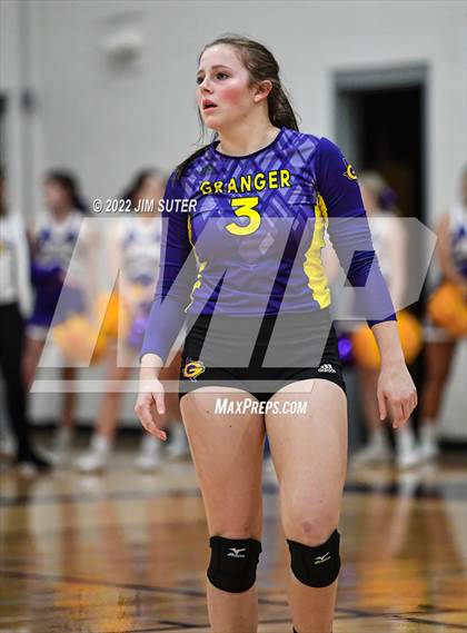 Thumbnail 1 in Granger vs. Mumford (UIL 2A Region 4 Bi-District Playoff) photogallery.