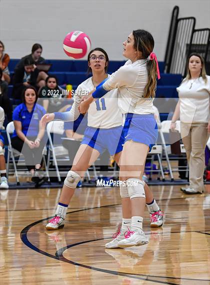 Thumbnail 3 in Granger vs. Mumford (UIL 2A Region 4 Bi-District Playoff) photogallery.